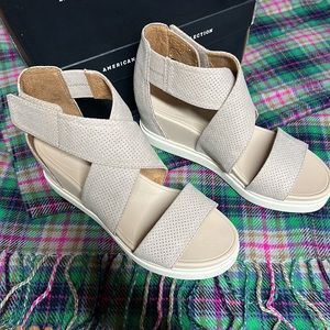 NEW Dr. Scholl’s Sandals